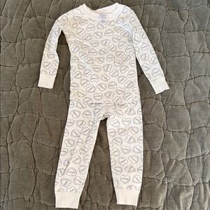 Hanna Andersson Cream Pajama Set with Heart Design